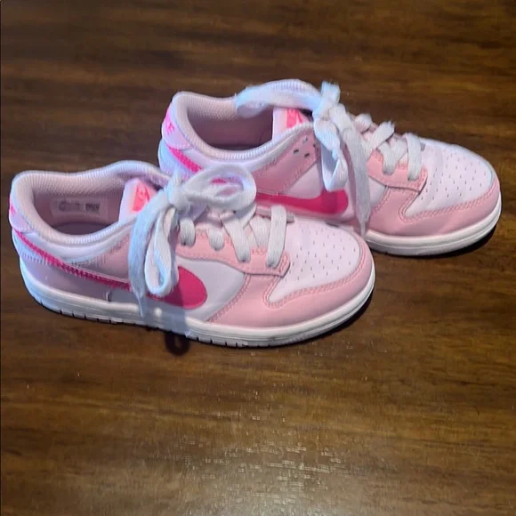 Girls Nike Triple Pink Dunks - Picture 2 of 7